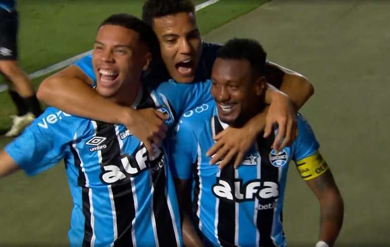 Eden&iacute;lson abriu o placar pro Gr&ecirc;mio &ndash; Brasileir&atilde;o &ndash; Rodada 26 &ndash; 01/10/2025 &ndash;