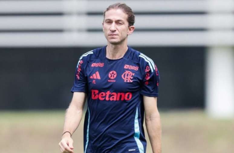 Danilo deve voltar à escalação inicial do Flamengo –