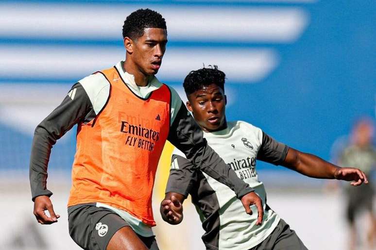 Bellingham e Endrick durante treinamento do Real Madrid &ndash;
