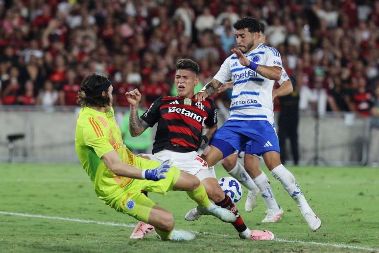 Flamengo and Cruzeiro tie in a balanced duel