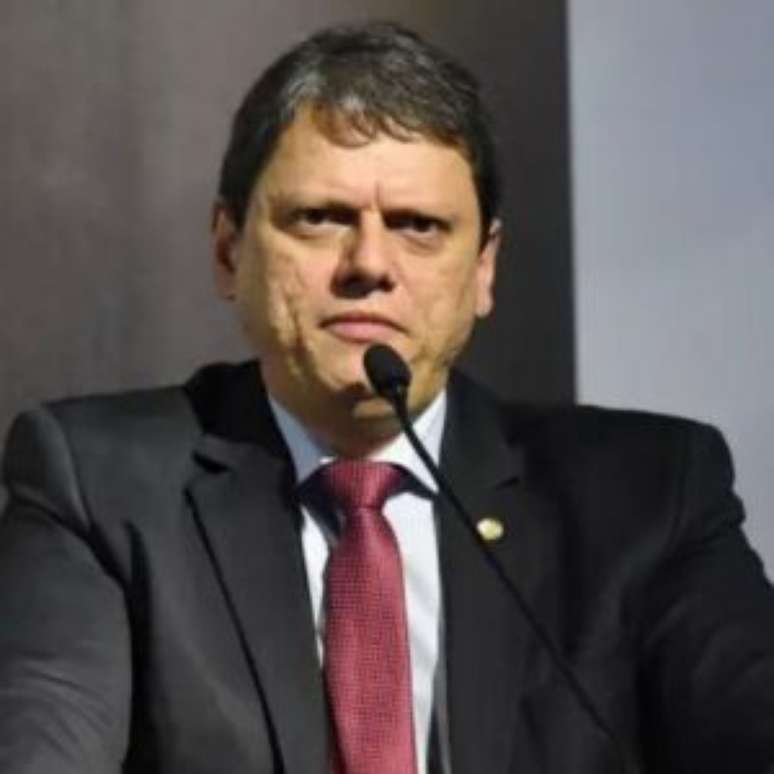 Tarcísio de Freitas corta pela metade recursos de combate ao crime organizado