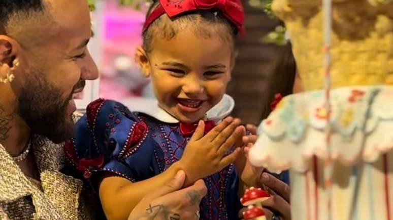 Chic heir! Look at the complete appearance of Mavie at the 2 -year party