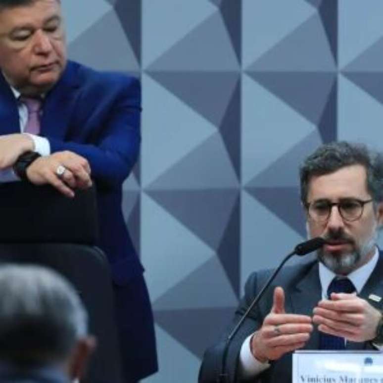 Ministro da CGU realiza depoimento na CPMI do INSS.