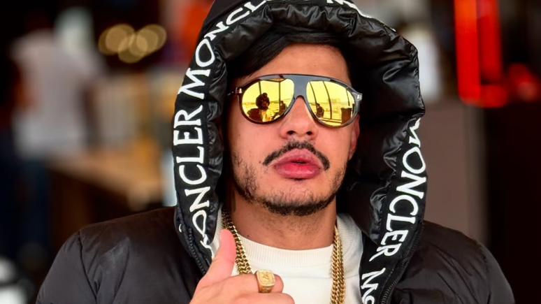 O cantor Hungria, internado em Brasília com sintomas semelhantes aos registrados em São Paulo, está estável, mas segue em tratamento