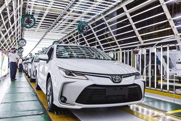Toyota Corolla Hybrid voltará à produção já em novembro