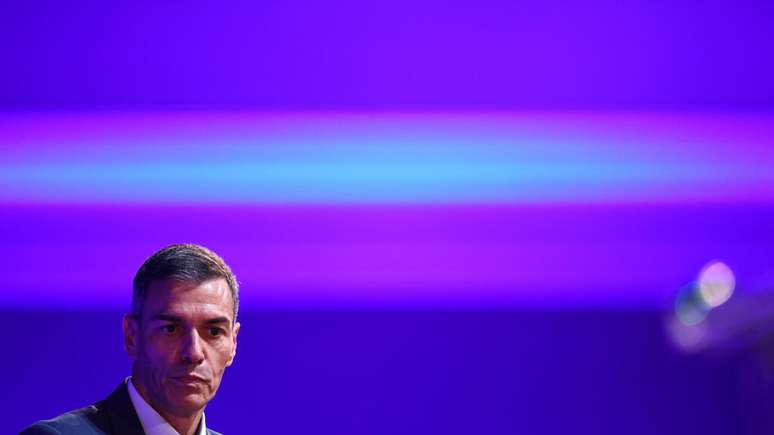 O primeiro-ministro espanol Pedro Sánchez quer incluir o direito ao aborto na Constituição