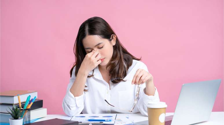 How does each sign face unexpected changes at work?