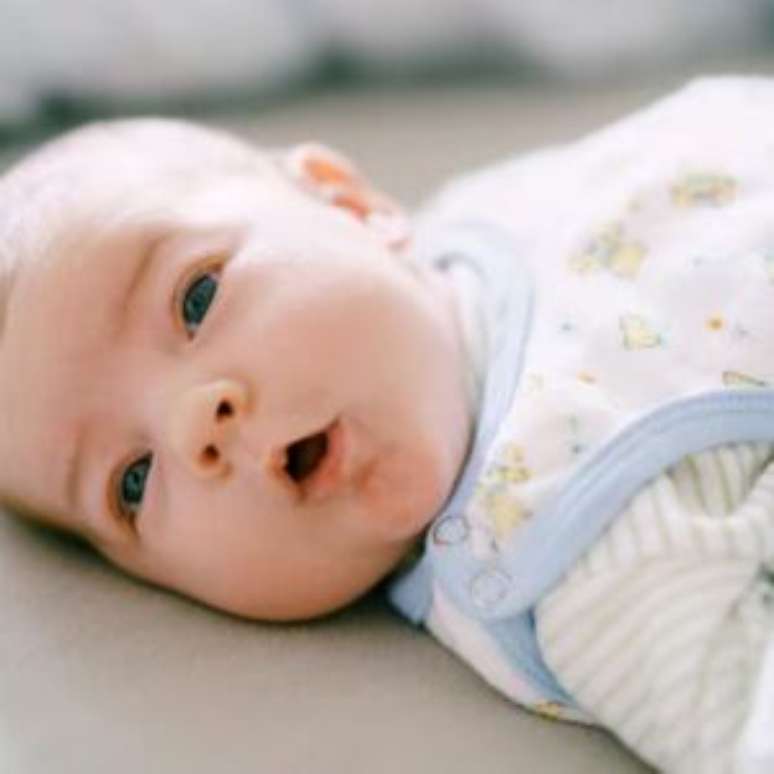 Seu bebê fica sempre com a cabecinha virada pro mesmo lado? Pode ser Torcicolo Congênito!