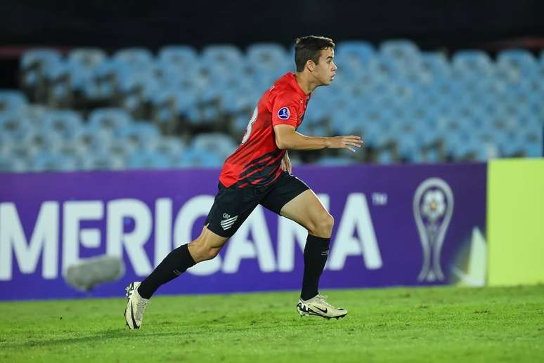 Dudu Kogitzki, jovem promessa do Athletico, é monitorado pelo Cruzeiro 