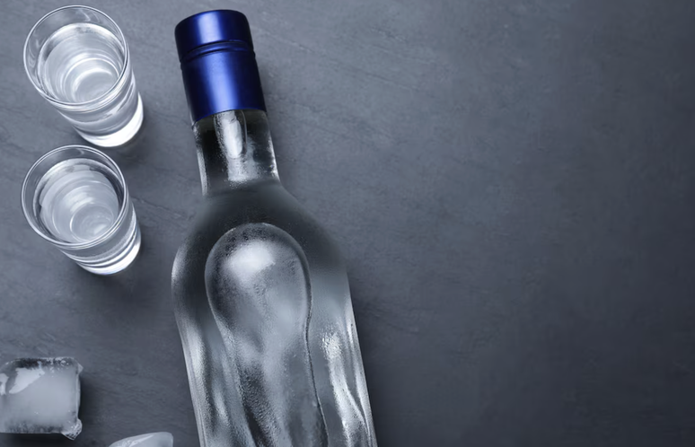 PF investiga indústrias em 3 Estados do Brasil. 