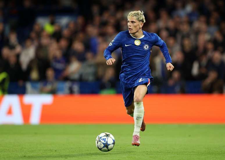 Alejandro Garnacho (Chelsea) durante jogo contra o Benfica, no dia 30.09.2025 