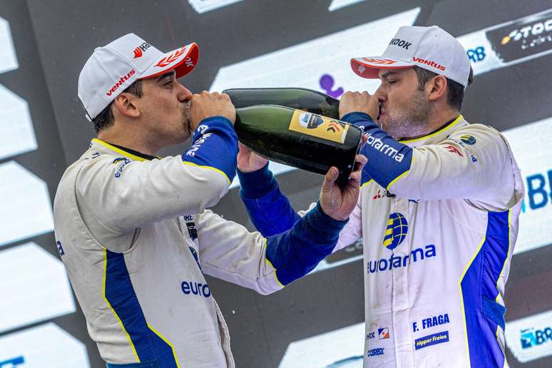 Fraga e Di Mauro comemoram p&oacute;dio em Cascavel