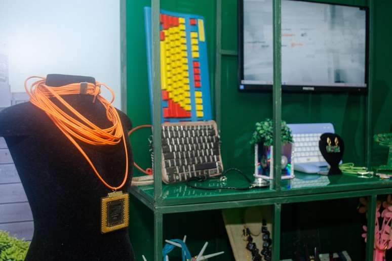 Peças são vendidas pelas próprias artesãs, como fonte de renda