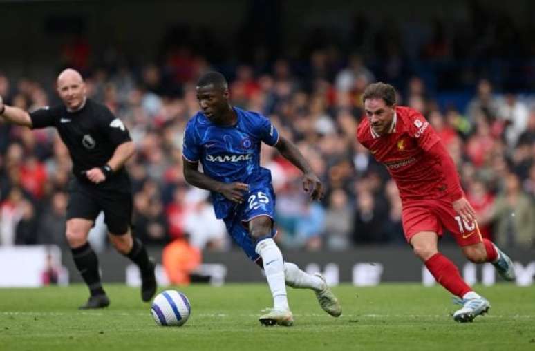 Shaun Botterill/Getty Images - Legenda: Clássico inglês vai ferver em mais uma rodada da Premier League / Jogada10
