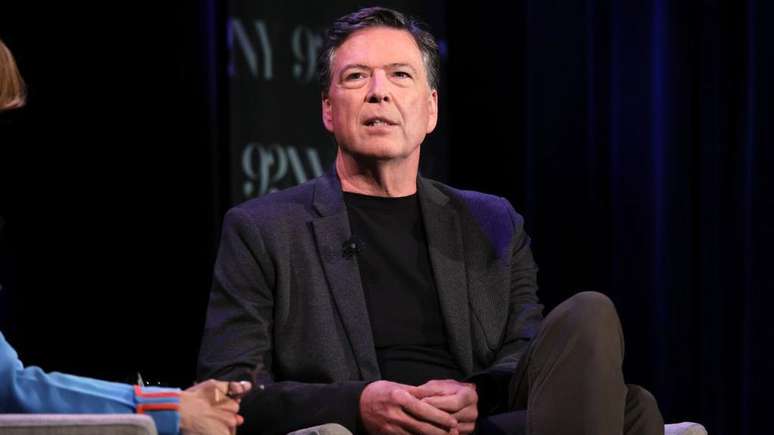 O ex-diretor do FBI, James Comey, foi acusado de prestar declaração falsa ao Congresso americano e de obstrução da justiça