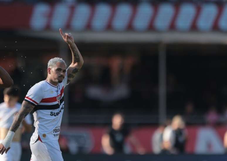 Luciano comemora seu gol sobre o Palmeiras
