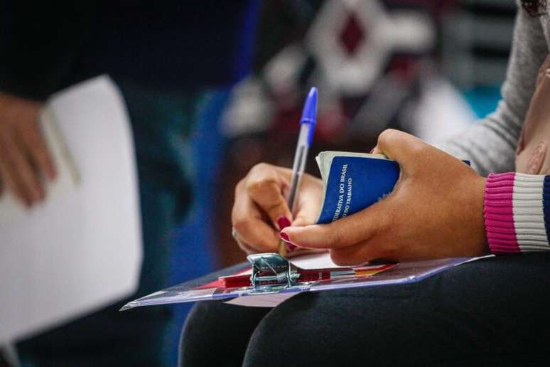 1328211653 03set2024alex rocharestingafeirao empregos 02