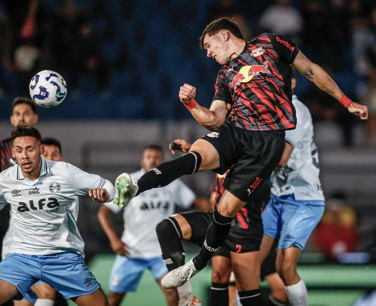 Grêmio perde para o Bragantino e se revolta com arbitragem –