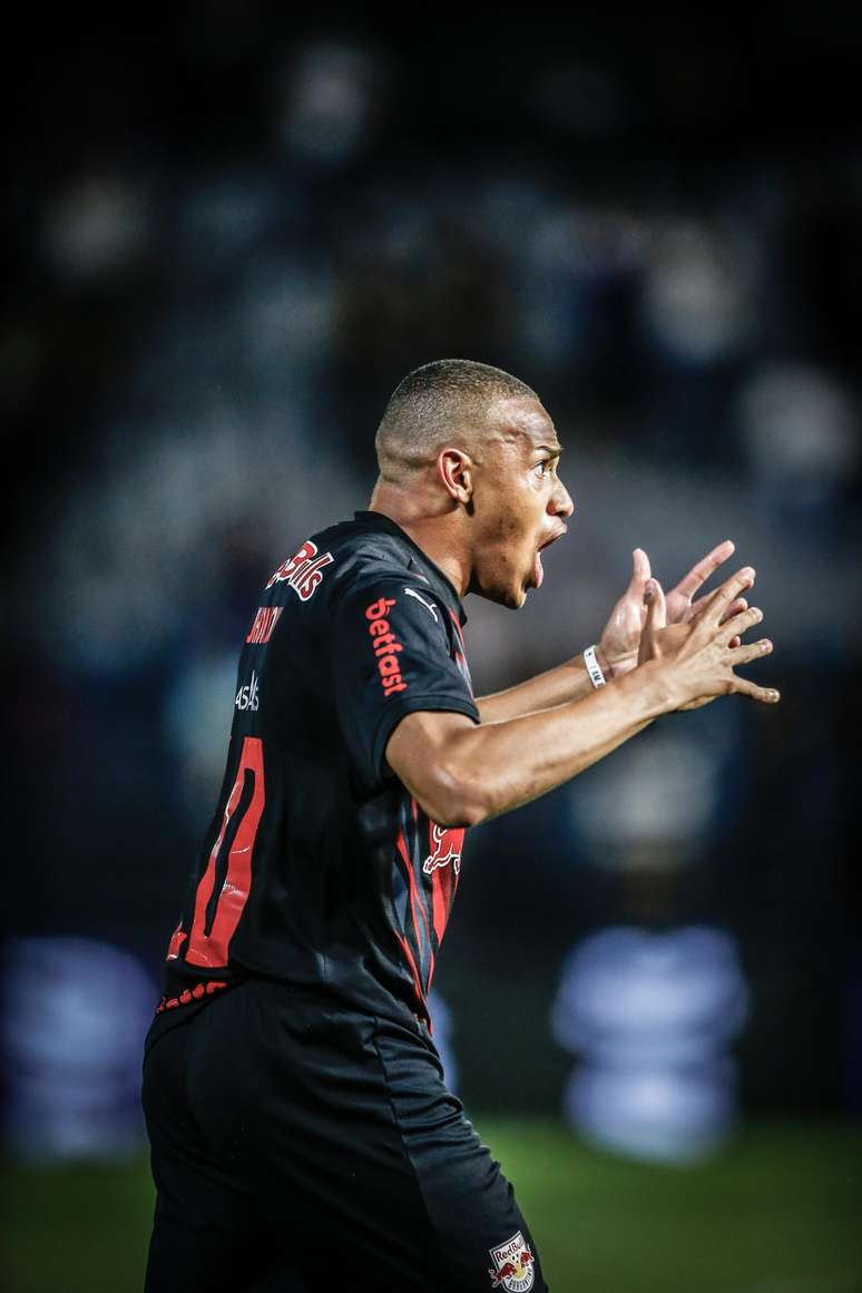 Jhon Jhon guarantees victory and takes the command to the Red Bull Bragantino