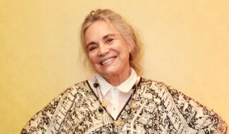 Regina Duarte, a Raquel da versão original de 'Vale Tudo', opina sobre trabalho final de Manuela Dias no remake: 'Uma roubada'.