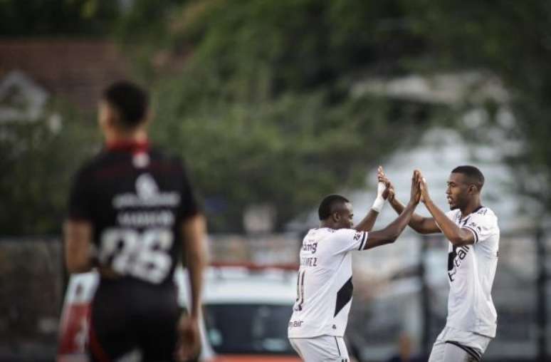Vasco x Vitória – Brasileirão – Rodada 27 – 05/10/2025 – São Januário (Rio de Janeiro) –