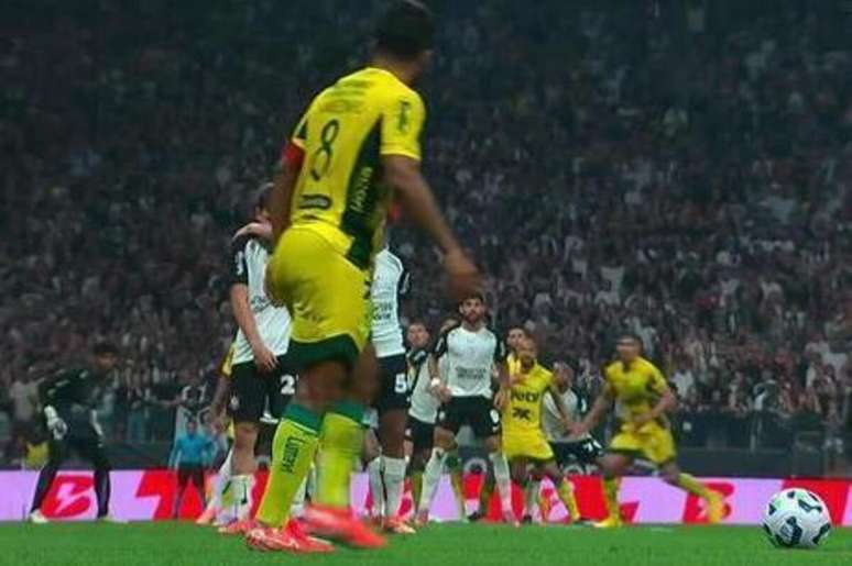 The Corinthians get the best from Missol in a balanced game.