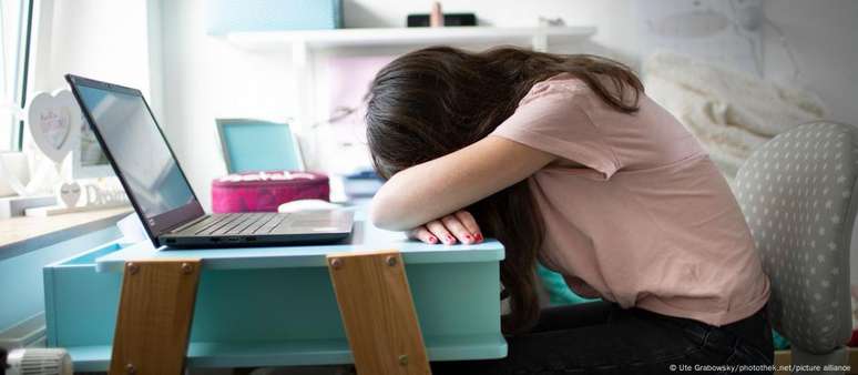 Jovens que sofrem privação de sono têm dificuldades de concentração e aprendizado