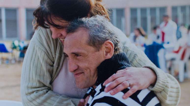 Andrea conheceu Alejo quando ele estava na prisão