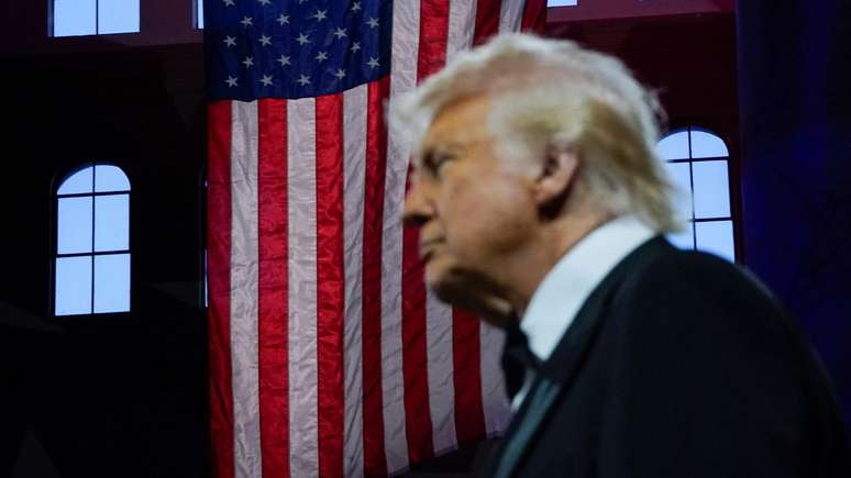 Trump se retrata como uma figura perseguida e usa este tipo de acusação para se conectar com muitos dos seus eleitores