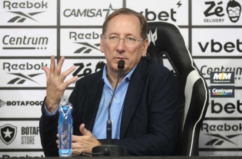 Vitor Silva/Botafogo - Legenda: John Textor vem criticando a arbitragem nas redes sociais há algum tempo