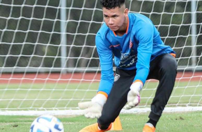 Agreed by Ecuador, Loor reduces the options in the Botafogo goal