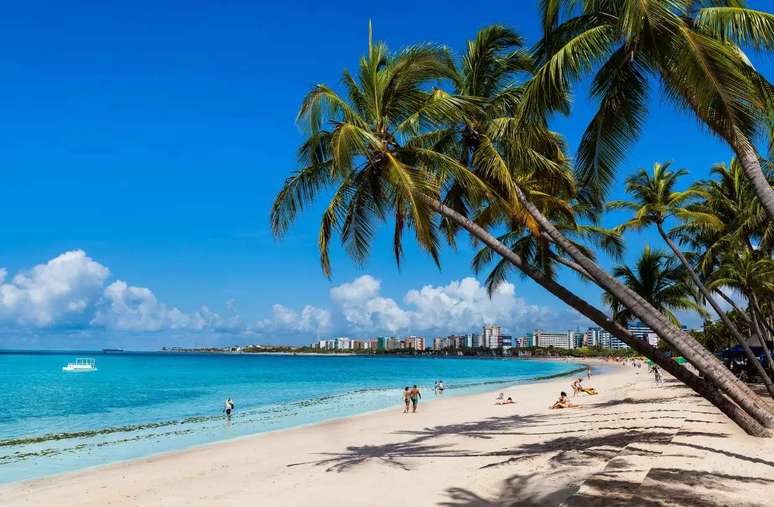 Praia de Pajuçara, em Maceió, dica imperdível para quem quer passar o Réveillon no Nordeste.