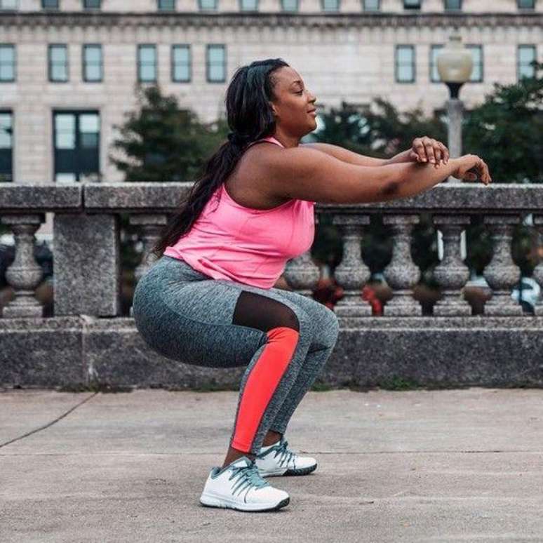 Squts can strengthen not only the muscles of the legs and back, but also the bones