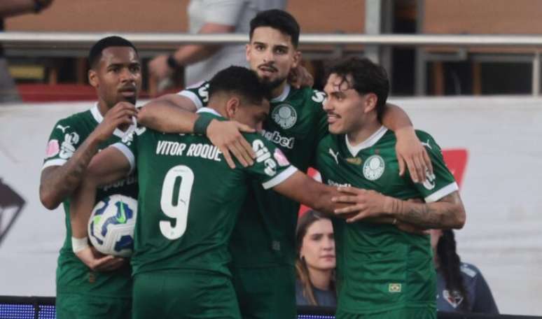 Palmeiras cresceu em momento decisivo e assumiu a liderança do Brasileirão