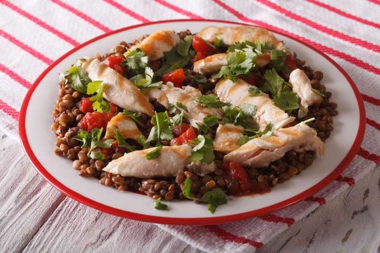 Frango grelhado com lentilha 