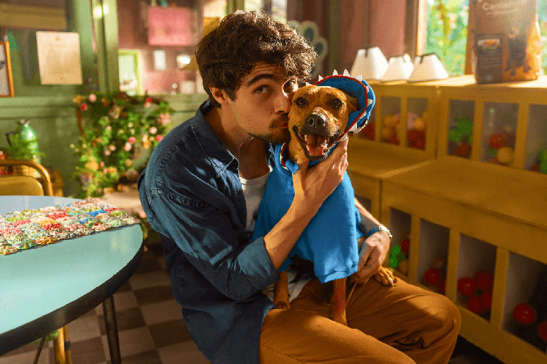 Em “Caramelo”, Pedro descobre com Amendoim a importância da amizade e das pequenas alegrias do dia a dia 