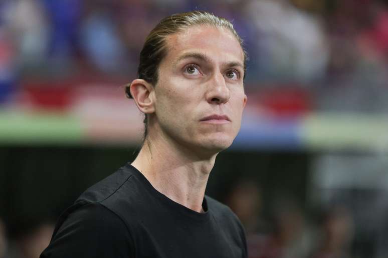 Filipe Luís precisa fazer autocrítica? –