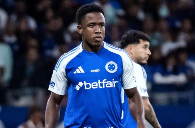 Sinisterra já desfalcou o Cruzeiro por conta de um estiramento muscular –