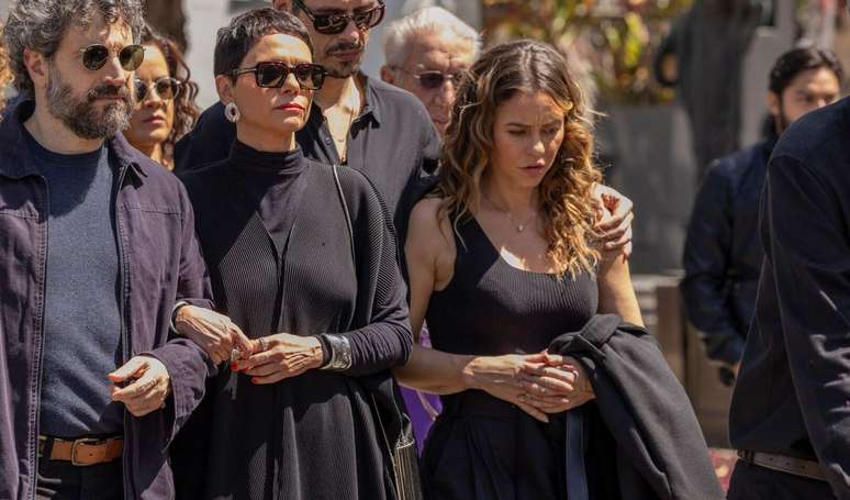 Heleninha (Paolla Oliveira) será presa após a morte de Odete Roitman (Débora Bloch).