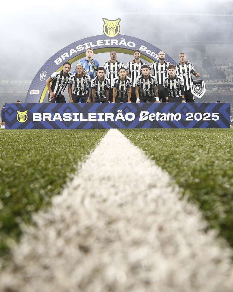 Time do Botafogo antes da partida 