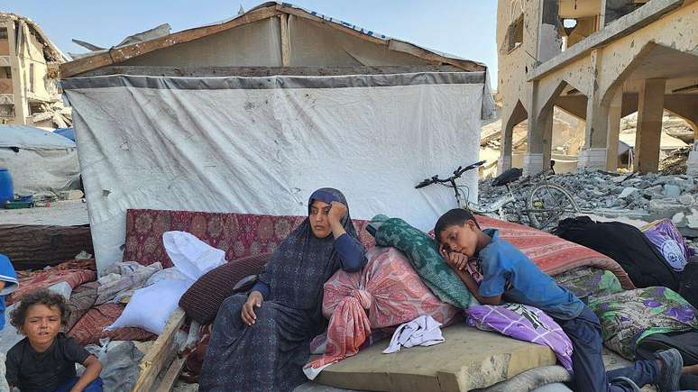 Famílias que fugiram da Cidade de Gaza estão entre aquelas que procuram abrigo em al-Mawasi