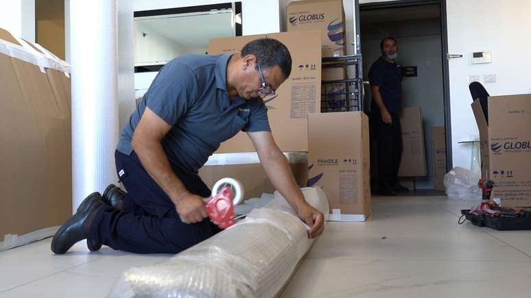 A empresa de mudan&ccedil;as que embala os pertences dos Avidan diz ter notado um aumento no n&uacute;mero de pessoas deixando Israel antes mesmo dos ataques de 7 de outubro