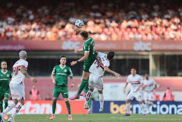 WS SÃO PAULO 05/10/2025 - SÃO PAULO X PALMEIRAS - ESPORTES - São Paulo e Palmeiras se enfrentam neste domingo (05), no Morumbis, partida válida pela 27ª rodada do Campeonato Brasileiro. FOTO:Werther Santana/Estadão