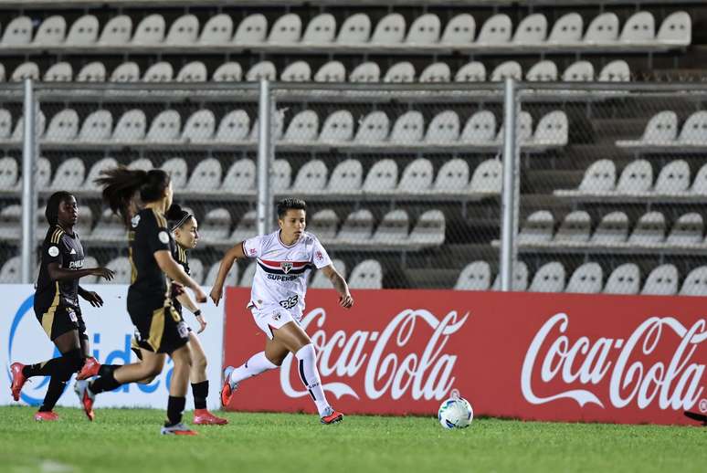 Colo-Colo 'domina' e vence o São Paulo na Copa Libertadores Feminina.