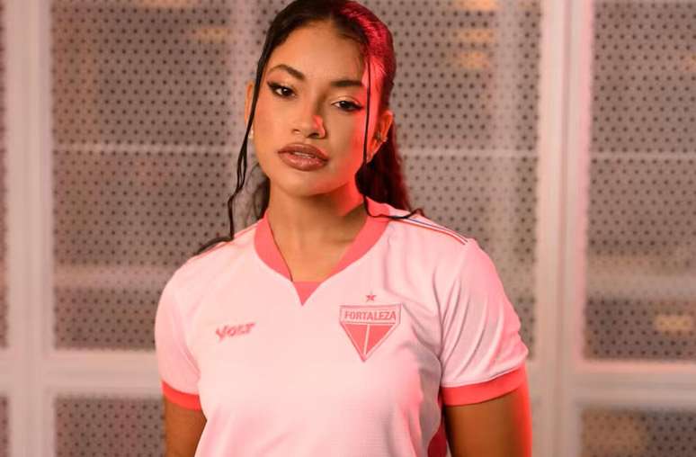 Uniforme do Fortaleza para campanha de outubro rosa é no tom rosa claro – Cleyton Saldanha / Volt Sport / Fortaleza EC