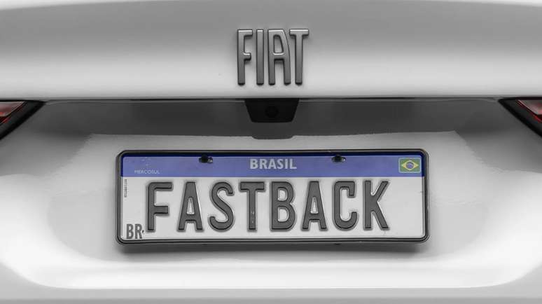 Câmera de ré Fiat Fastback