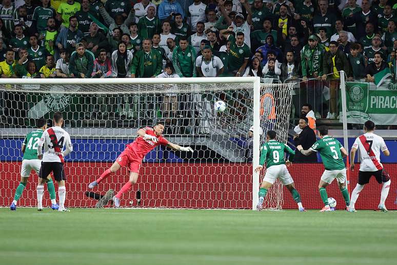 Palmeiras virou contra o River Plate