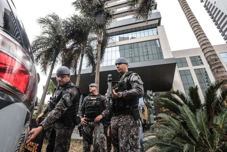 Arrastão em prédio comercial na Avenida Marques de São Vicente deixou prejuízo estimado de R$ 2 milhões