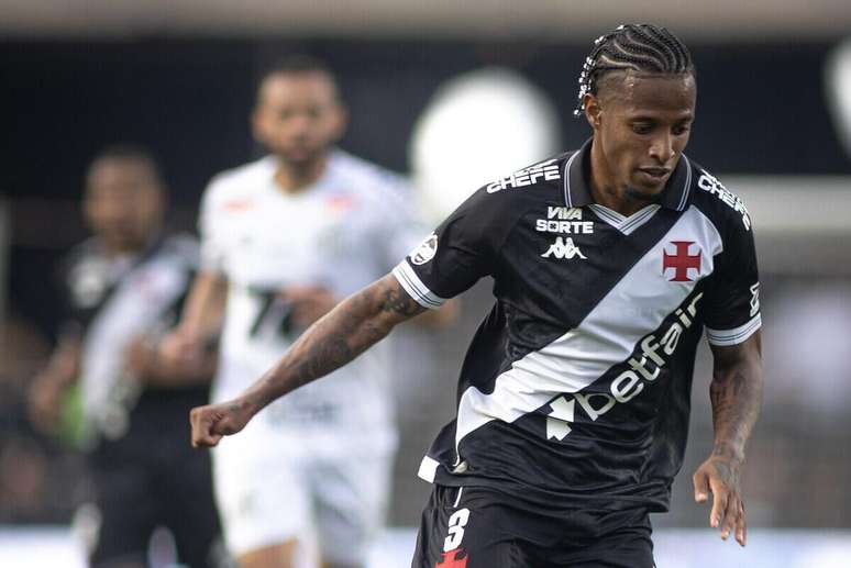  Tchê Tchê está cotado para jogar na lateral-direita contra o Fortaleza.