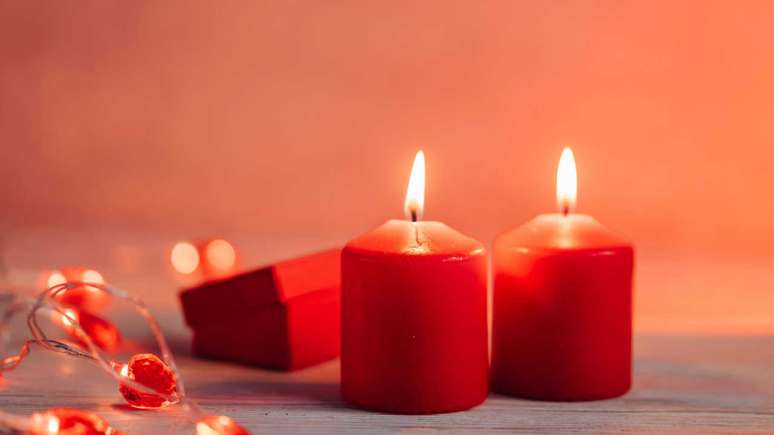 Potencialize seus rituais do amor com a ajuda de velas vermelhas